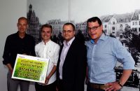 Fußballfan übergibt 100.000 Unterschriften für Mehrwegbecher an Borussia Dortmund